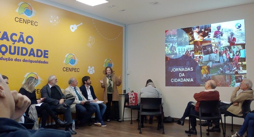 Silvana Bragatto, do Instituto Casa Comum, explica sobre as Jornadas da Cidadania. Foto: João Marinho.