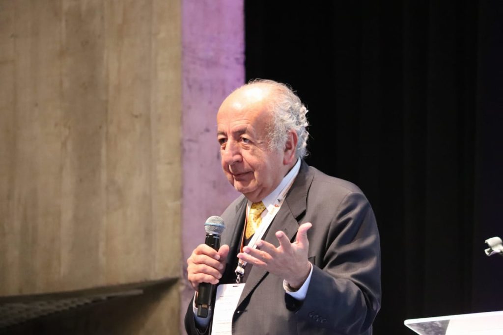Bernardo Toro em conferência magna no 5º SIEI.
