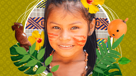 Menina indígena cercada de elementos da sua cultura